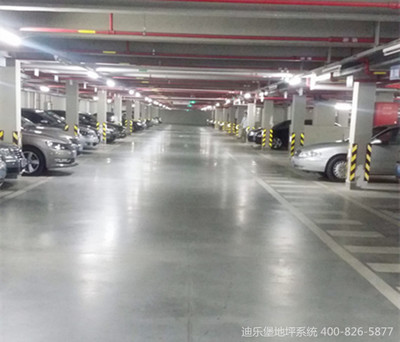 未來停車場(chǎng)地面 智能、環(huán)保與人性化的融合